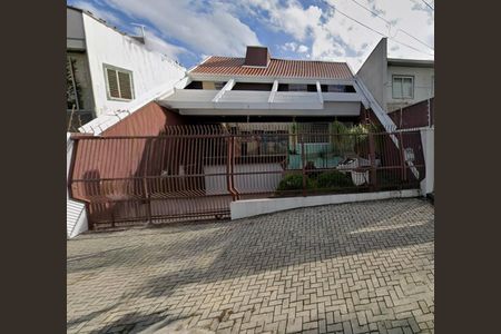 Fachada de casa à venda com 7 quartos, 850m² em Santa Quiteria, Curitiba