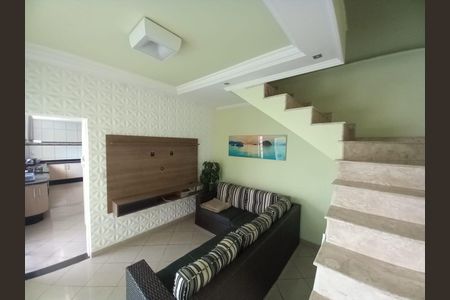Casa à venda com 3 quartos, 256m² em Jardim Santa Mena, Guarulhos