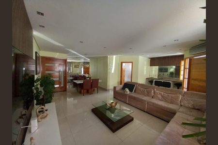 Casa à venda com 3 quartos, 256m² em Jardim Santa Mena, Guarulhos