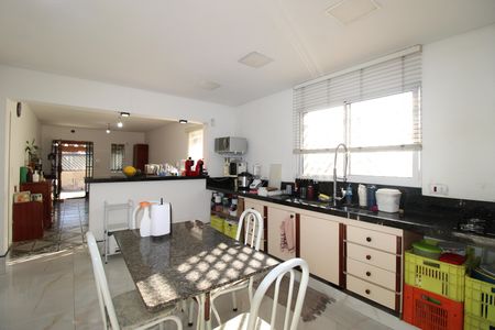 Cozinha de casa à venda com 5 quartos, 150m² em Vila Brasil, São Paulo