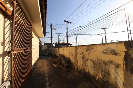 garagem de casa à venda com 5 quartos, 150m² em Vila Brasil, São Paulo