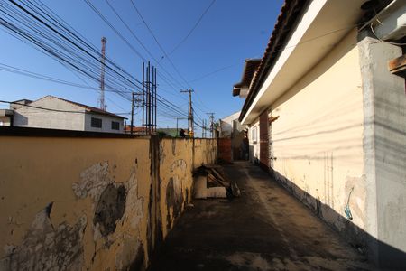 garagem de casa à venda com 5 quartos, 150m² em Vila Brasil, São Paulo