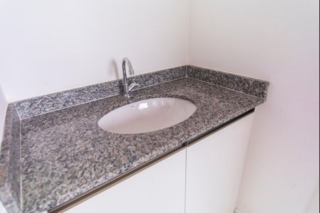 Banheiro de apartamento para alugar com 2 quartos, 35m² em Vila Sacadura Cabral, Santo André
