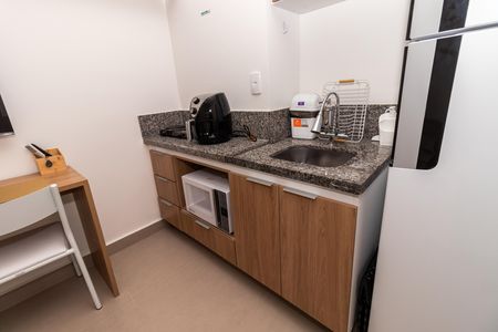 Cozinha de kitnet/studio para alugar com 1 quarto, 29m² em Pompeia, São Paulo