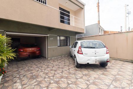 Garagem de casa à venda com 3 quartos, 219m² em Uberaba, Curitiba