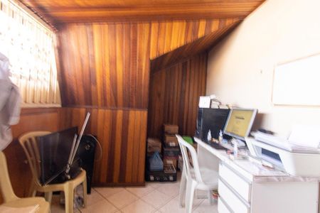 Escritório de casa à venda com 3 quartos, 219m² em Uberaba, Curitiba
