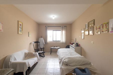 Casa à venda com 3 quartos, 219m² em Uberaba, Curitiba