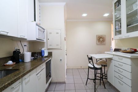 Apartamento à venda com 1 quarto, 108m² em Cambuí, Campinas