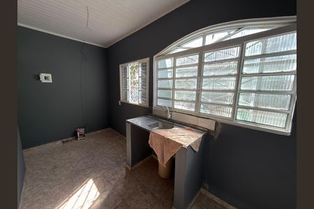 Cozinha de apartamento à venda com 1 quarto, 360m² em Qr 2, Brasília