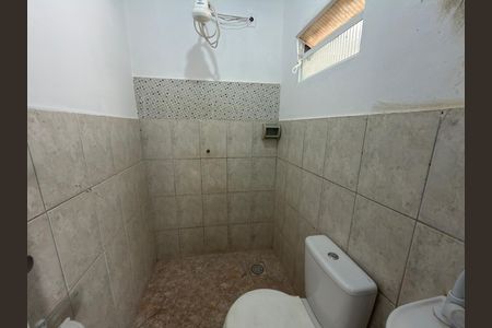 Banheiro de apartamento à venda com 1 quarto, 360m² em Qr 2, Brasília
