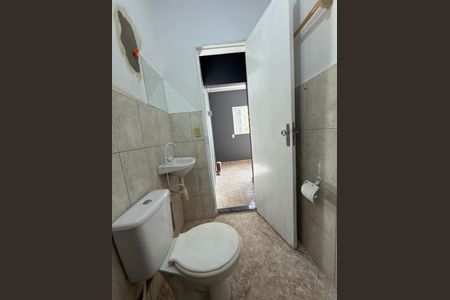 Banheiro de apartamento à venda com 1 quarto, 360m² em Qr 2, Brasília