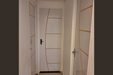 Corredor de apartamento para alugar com 2 quartos, 53m² em Mutondo, São Gonçalo