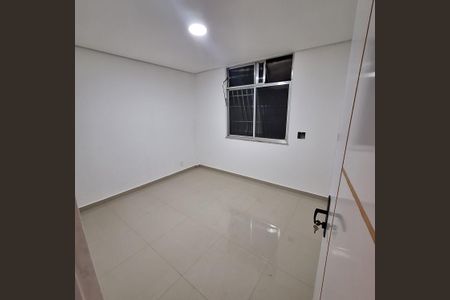 Quarto de apartamento para alugar com 2 quartos, 53m² em Mutondo, São Gonçalo