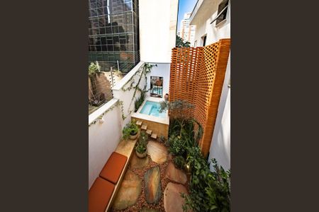 Vista de casa de condomínio à venda com 4 quartos, 300m² em Itaim Bibi, São Paulo