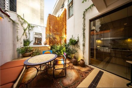 Área externa de casa de condomínio à venda com 4 quartos, 300m² em Itaim Bibi, São Paulo