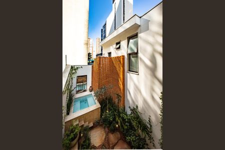 Vista de casa de condomínio à venda com 4 quartos, 300m² em Itaim Bibi, São Paulo