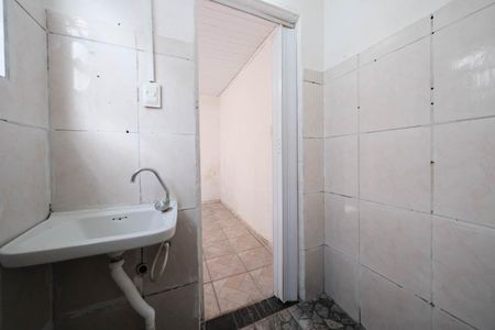 Banheiro da suíte  de casa para alugar com 1 quarto, 51m² em Cangaiba, São Paulo