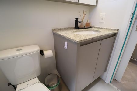 Banheiro do Quarto 3 de apartamento para alugar com 3 quartos, 90m² em Jardim Sul, Uberlândia