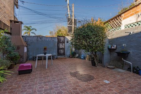 Quintal de casa à venda com 2 quartos, 65m² em Jardim Dona Leopoldina, Porto Alegre
