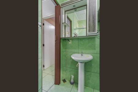 Banheiro de casa à venda com 2 quartos, 65m² em Jardim Dona Leopoldina, Porto Alegre