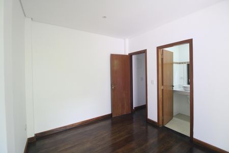Suíte 1 de casa de condomínio à venda com 2 quartos, 173m² em Jardim Guanhembu, São Paulo