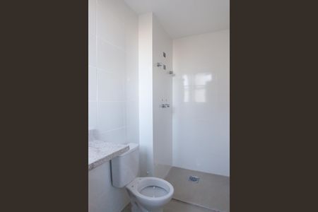 Banheiro suite de apartamento à venda com 2 quartos, 59m² em Nova Granada, Belo Horizonte