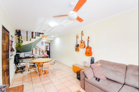 Sala de casa à venda com 2 quartos, 200m² em Jardim Santa Cecilia, Guarulhos