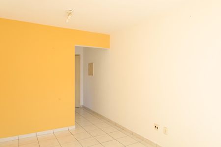 Sala de apartamento para alugar com 3 quartos, 54m² em Vila Taquari, São Paulo