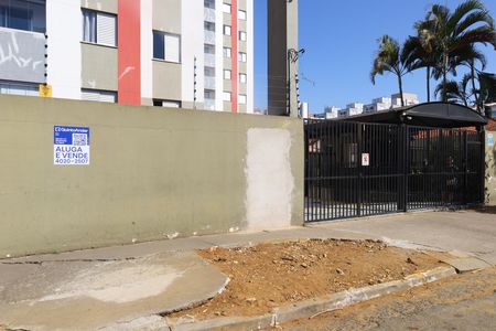 Apartamento à venda com 54m², 3 quartos e 1 vagaPlaca GRANDE instalada na fachada do condomínio, dia 01.08.2026 - Código da placa: ECZZ-585
