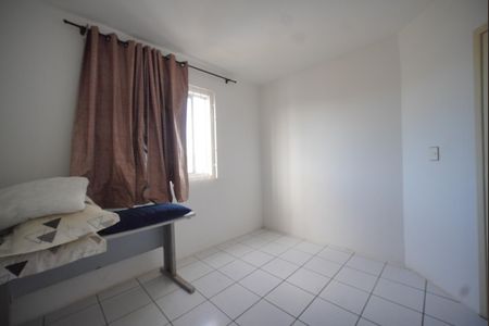 Quarto 2 de apartamento para alugar com 2 quartos, 50m² em Serraria, São José