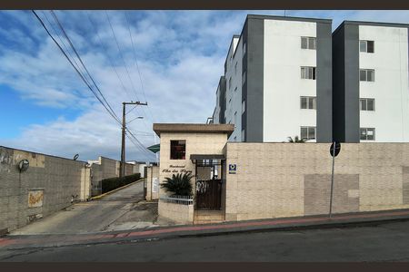 Fachada de apartamento para alugar com 2 quartos, 50m² em Serraria, São José