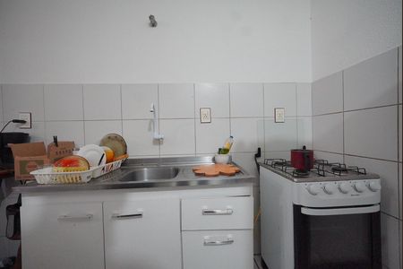 Cozinha de apartamento para alugar com 2 quartos, 50m² em Serraria, São José