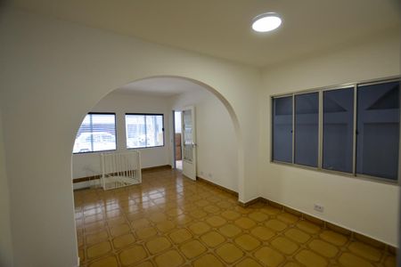 SALA de casa para alugar com 2 quartos, 225m² em Jardim das Vertentes, São Paulo