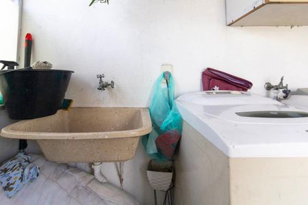 Varanda e área de serviço de casa para alugar com 2 quartos, 154m² em Penha de França, São Paulo