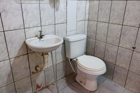 Banheiro de casa à venda com 1 quarto, 125m² em Santo Antônio, Osasco