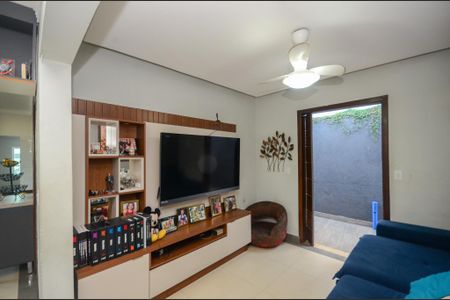 Sala de casa para alugar com 2 quartos, 256m² em Vila Itaberaba, São Paulo