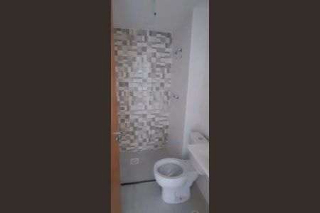 Banheiro de apartamento à venda com 2 quartos, 47m² em Vila 31 de Março, Campinas
