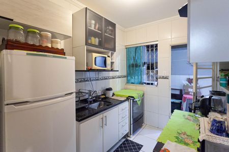 Cozinha de casa de condomínio à venda com 2 quartos, 54m² em Jardim Leblon, Belo Horizonte