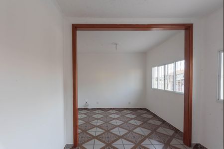 Casa para alugar com 255m², 3 quartos e 3 vagas Casa para alugar com 255m², 3 quartos e 3 vagasSala