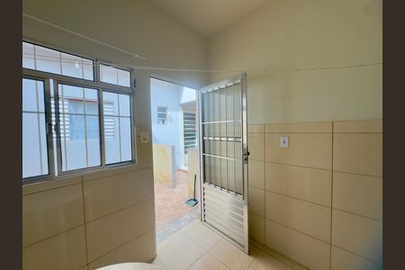 Área de Serviço casa 1 de casa para alugar com 5 quartos, 155m² em Jardim Palmira, Guarulhos