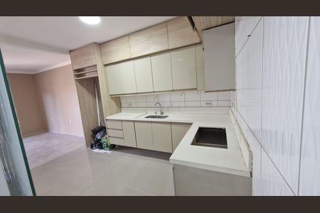 Cozinha de casa para alugar com 2 quartos, 70m² em Cabral, Nilópolis