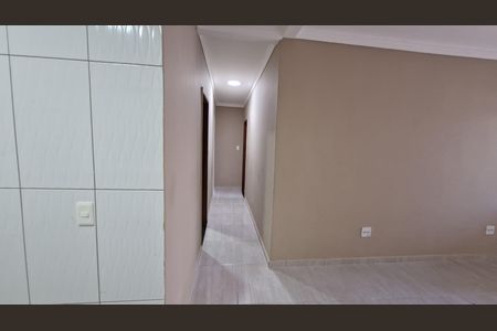 Corredor de casa para alugar com 2 quartos, 70m² em Cabral, Nilópolis