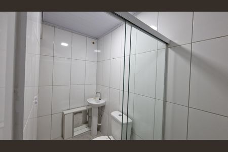 Banheiro de casa para alugar com 2 quartos, 70m² em Cabral, Nilópolis