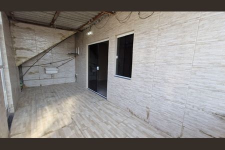 Área externa de casa para alugar com 2 quartos, 70m² em Cabral, Nilópolis