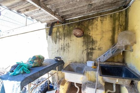 Área de Serviço e Quintal de casa para alugar com 2 quartos, 110m² em Jardim Sonia, São Paulo