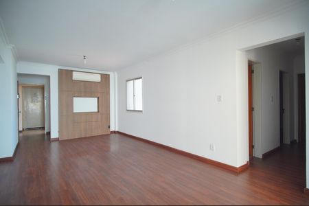 Apartamento para alugar com 107m², 3 quartos e 1 vagaSala