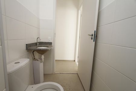 Banheiro  de apartamento à venda com 1 quarto, 70m² em Palmeiras, Belo Horizonte