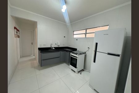Cozinha de apartamento para alugar com 1 quarto, 50m² em Boa Vista, São Vicente
