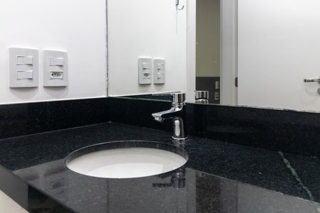 Banheiro de apartamento para alugar com 1 quarto, 23m² em Centro Histórico, Porto Alegre