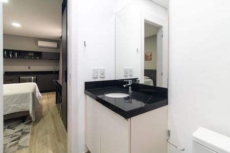 Banheiro de apartamento para alugar com 1 quarto, 23m² em Centro Histórico, Porto Alegre